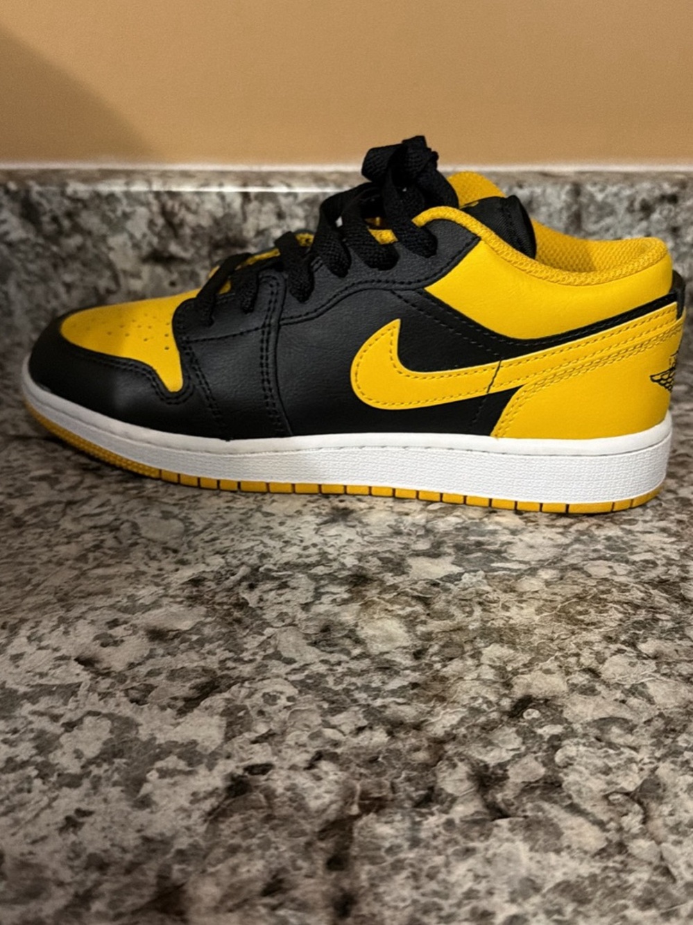 Nike Low-Top Sneakers in Black and Yellow